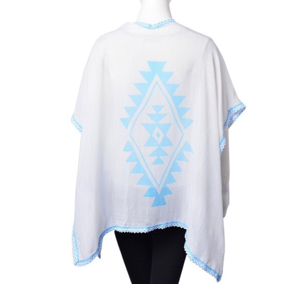 NWT White and Blue Santa Fe pattern KIMONO - Picture 3 of 6